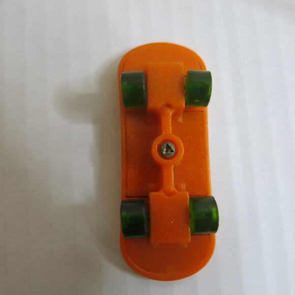 SONIC DRIVE IN Skateboards and Magnetic Skaters 5 Pieces Action Figures 2005 - Picture 6 of 10